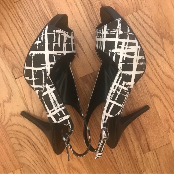 Apt.9 Arden Geo Print Slingback Heels - Picture 4 of 8